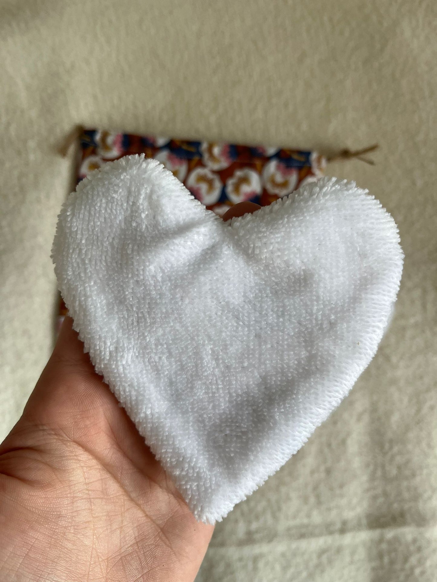 Lingettes démaquillantes avec pochon