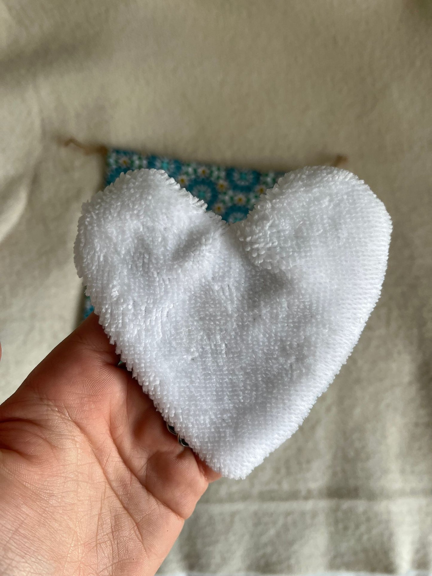 Lingettes démaquillantes avec pochon