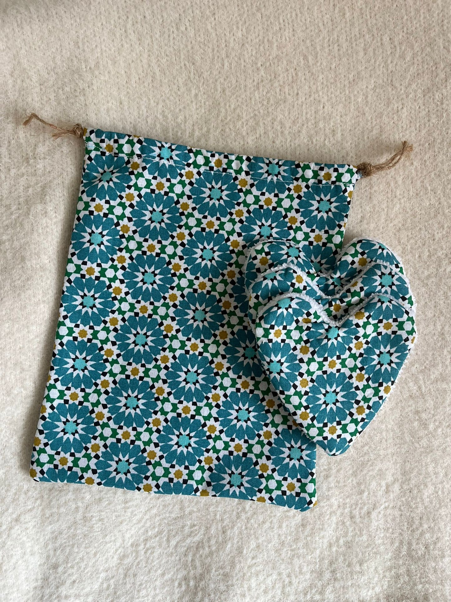 Lingettes démaquillantes avec pochon