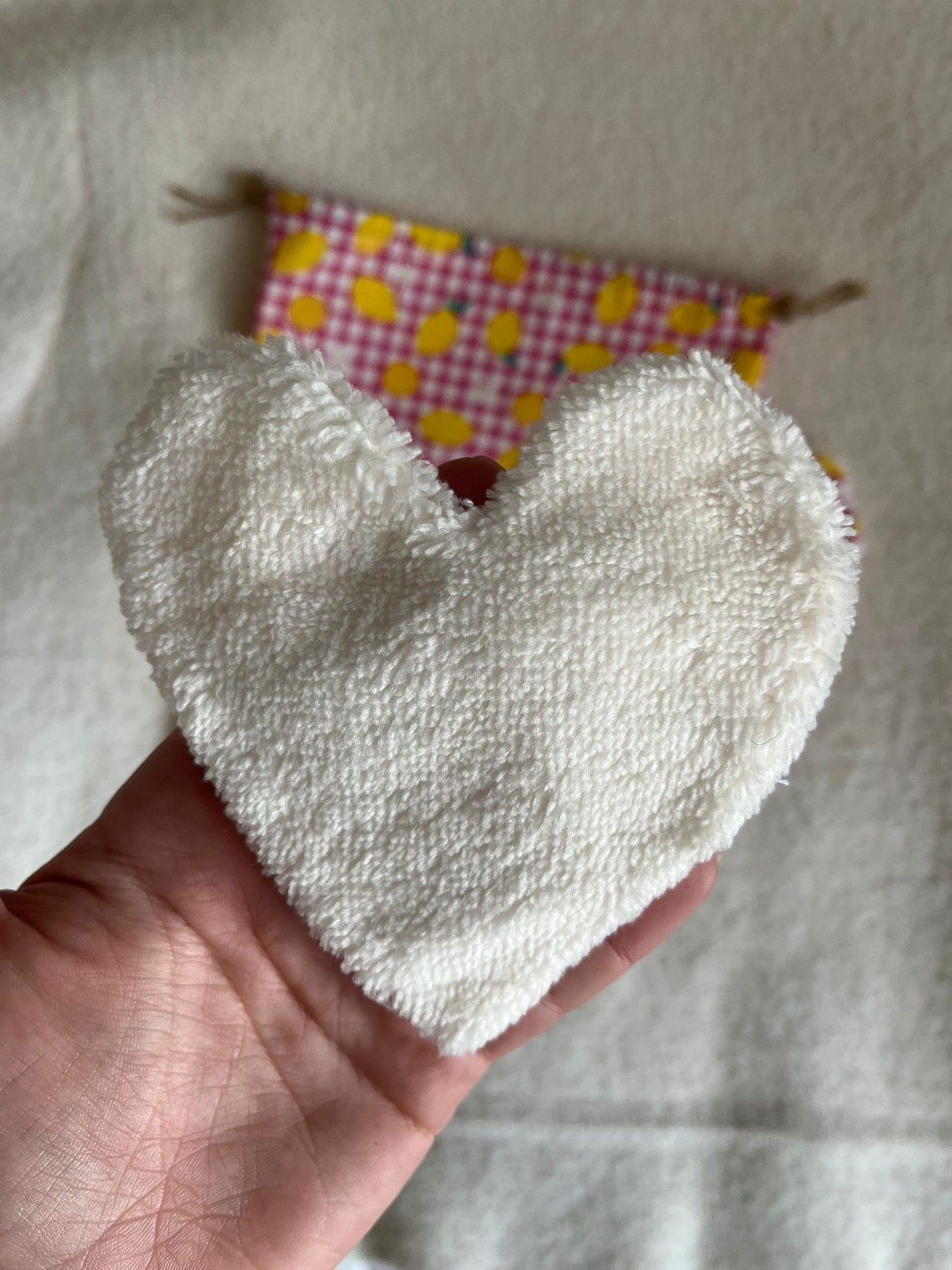 Lingettes démaquillantes avec pochon