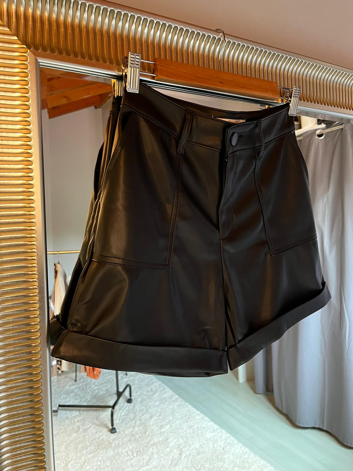 Short en simili cuir Olivia